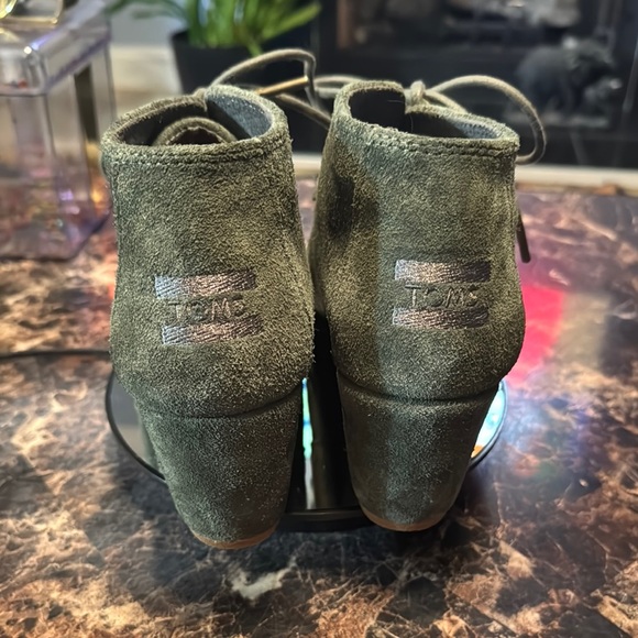TOM Kala Wedged Heel Bootie in Dusty Olive Suede Women’s Size 9 - Picture 6 of 11